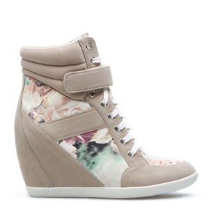 Floral print wedged heel!